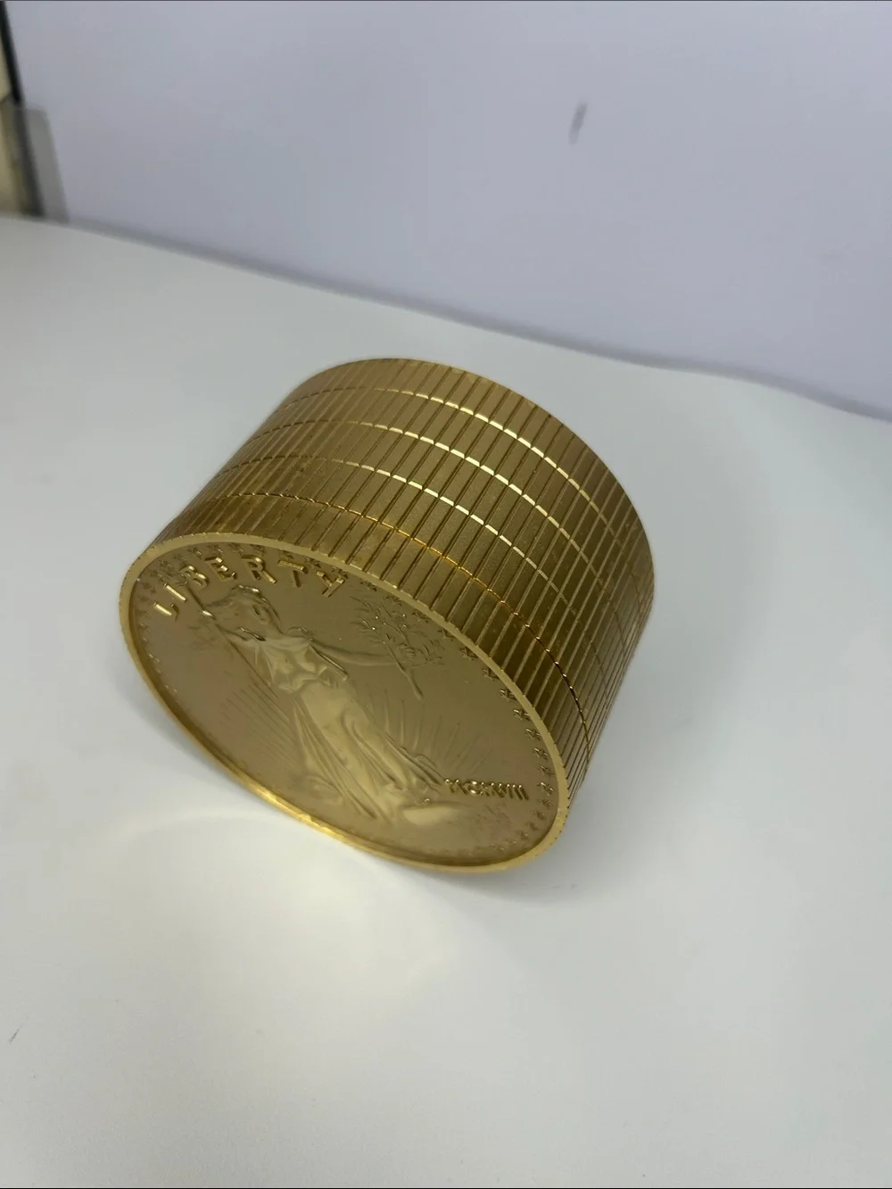 Vintage Bulova B0675 Liberty Gold Coin Quartz Alarm Clock – Tested & Working